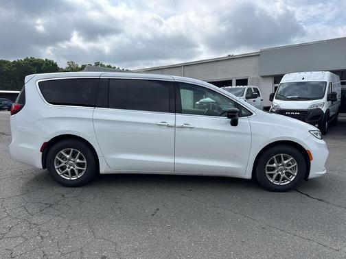 Bright White Clearcoat 2024 Chrysler Pacifica Touring L
