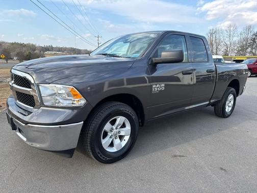 2024 RAM 1500 Classic SLT