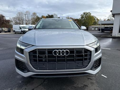 2022 Audi Q8 55 Premium Plus