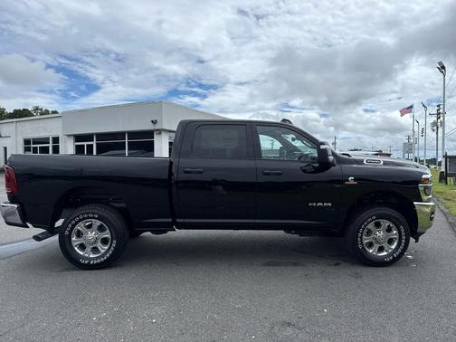 2025 RAM 2500 Big Horn 4x4 Crew Cab 64 Box