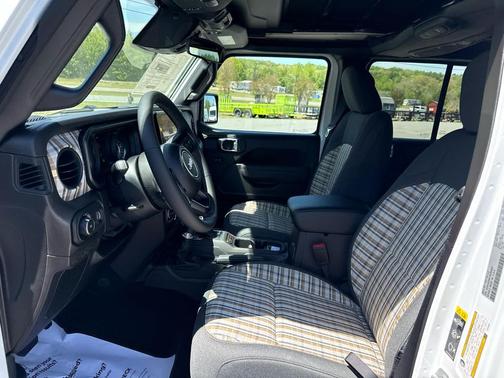 Bright White Clearcoat 2026 Jeep Wrangler 85th Anniversary