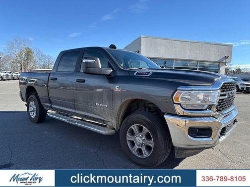 2024 RAM 2500 Big Horn 4x4 Crew Cab 64 Box