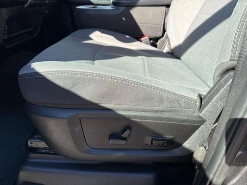 2024 RAM 2500 Big Horn 4x4 Crew Cab 64 Box