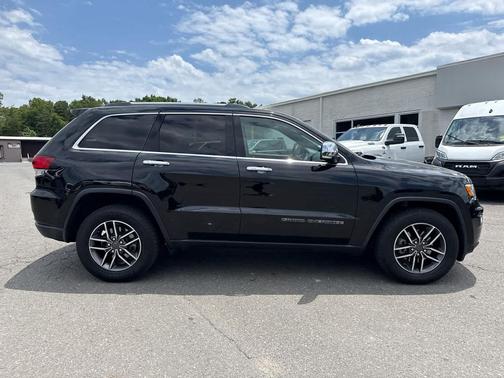 Diamond Black Crystal Pearlcoat 2020 Jeep Grand Cherokee Limited