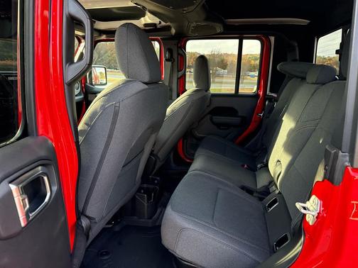 2026 Jeep Gladiator Willys 4x4