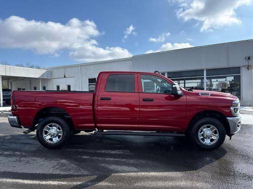 2026 RAM 2500 Tradesman 4x2 Crew Cab 64 Box
