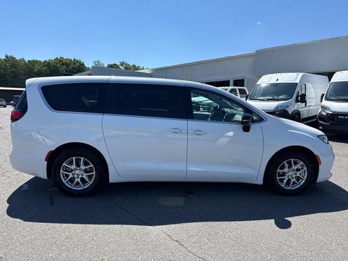 Bright White Clearcoat 2024 Chrysler Pacifica Touring L