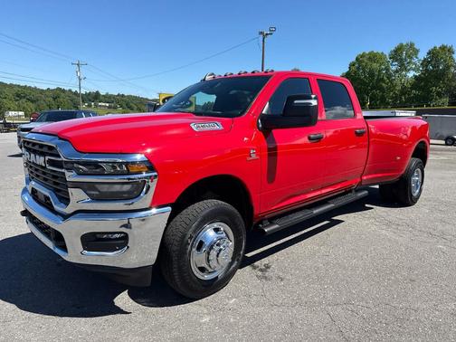 Flame Red Clearcoat 2026 RAM 3500 Tradesman 4x4 Crew Cab 8 Box