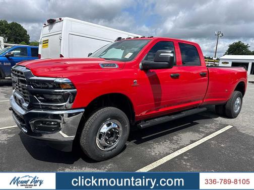 Flame Red Clearcoat 2026 RAM 3500 Tradesman 4x4 Crew Cab 8 Box