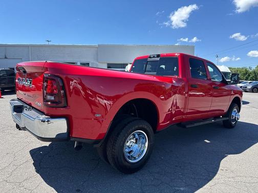 Flame Red Clearcoat 2026 RAM 3500 Tradesman 4x4 Crew Cab 8 Box