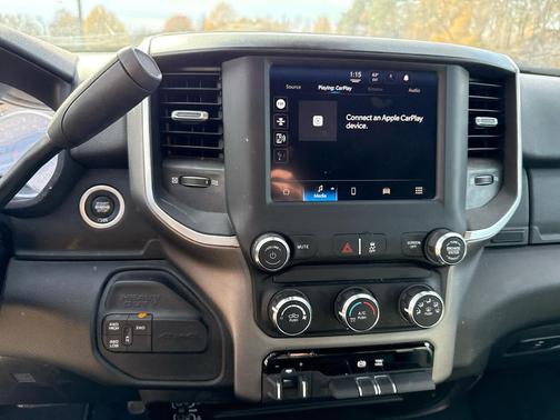 2024 RAM 2500 Big Horn 4x4 Crew Cab 64 Box