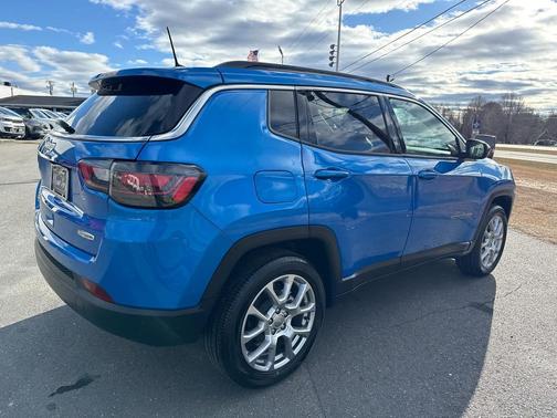 2022 Jeep Compass Latitude Lux