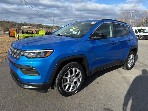 2022 Jeep Compass Latitude Lux