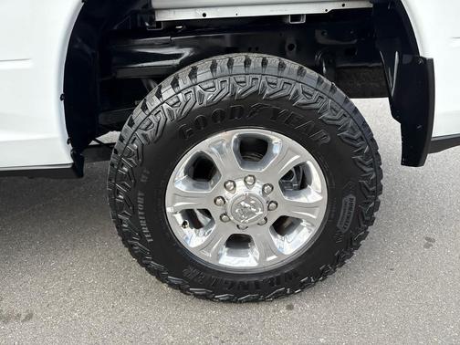 2024 RAM 2500 Big Horn 4x4 Crew Cab 64 Box