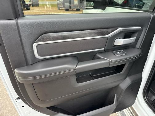 2024 RAM 2500 Big Horn 4x4 Crew Cab 64 Box