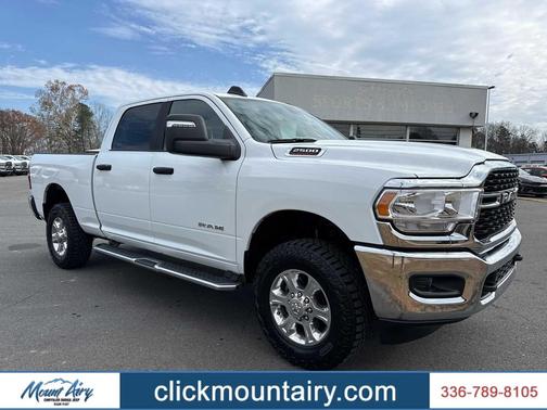 2024 RAM 2500 Big Horn 4x4 Crew Cab 64 Box
