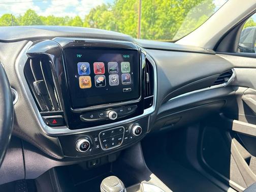 Graphite Metallic 2019 Chevrolet Traverse LT Cloth