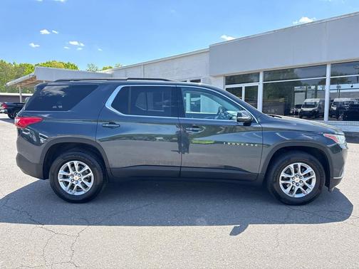 Graphite Metallic 2019 Chevrolet Traverse LT Cloth