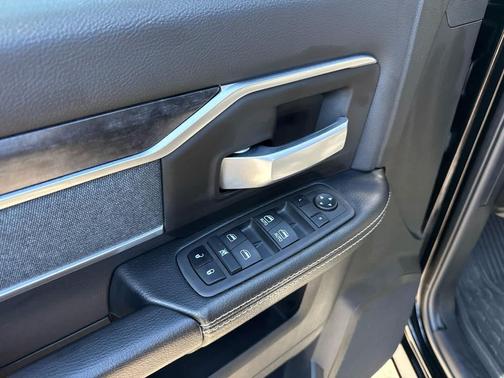 2022 RAM 2500 Big Horn 4x4 Mega Cab 64 Box