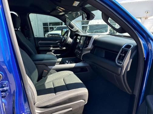 Blue Streak Pearl Coat 2019 RAM 1500 Big Horn