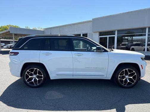 Bright White Clearcoat 2022 Jeep Grand Cherokee 4xe Summit Reserve