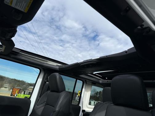 2026 Jeep Wrangler Moab 392