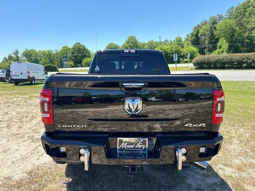 Diamond Black Crystal Pearlcoat 2021 RAM 2500 Limited 4x4 Mega Cab 64 Box