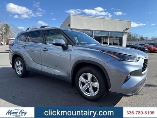 2022 Toyota Highlander LE