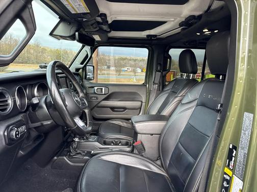 2021 Jeep Gladiator Overland