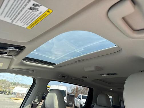 2025 Kia Carnival SX Prestige