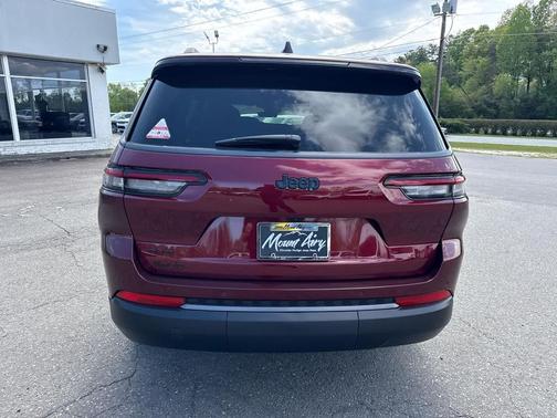 Velvet Red Pearlcoat 2026 Jeep Grand Cherokee L Laredo