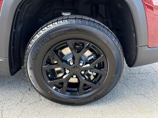 Velvet Red Pearlcoat 2026 Jeep Grand Cherokee L Laredo