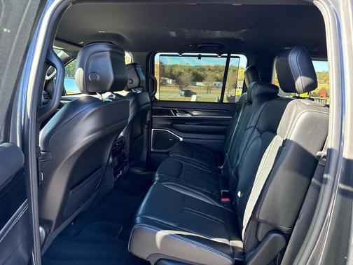 2023 Jeep Wagoneer Series I 4x4