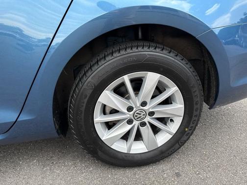 2018 Volkswagen Golf TSI S