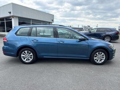 2018 Volkswagen Golf TSI S