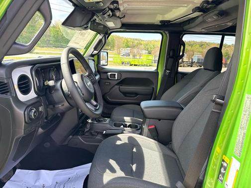 Mojito Clearcoat 2026 Jeep Wrangler Sport S