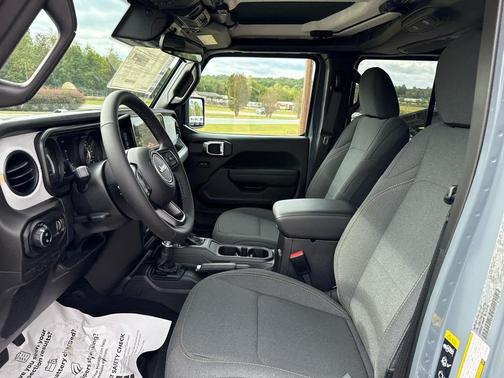 2025 Jeep Gladiator Sport S