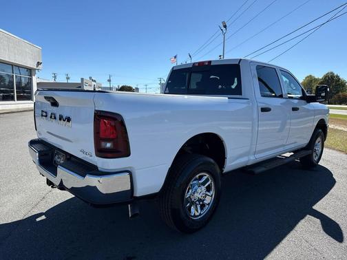 2026 RAM 2500 Tradesman 4x4 Crew Cab 64 Box