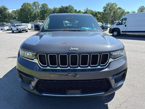 Baltic Gray Metallic Clearcoat 2025 Jeep Grand Cherokee Laredo
