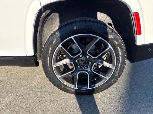 2025 Jeep Wagoneer Series III Super