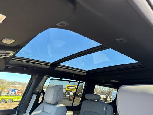 2025 Jeep Wagoneer Series III Super