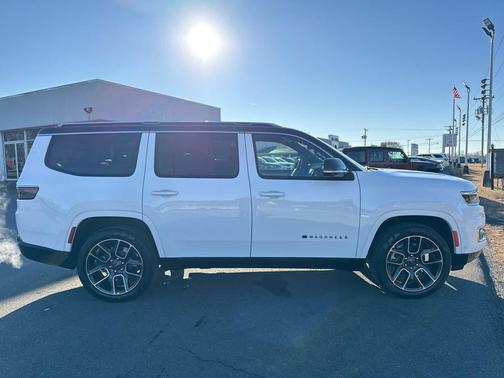 2025 Jeep Wagoneer Series III Super