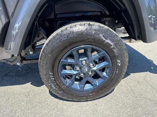 Granite Crystal Metallic Clearcoat 2026 Jeep Gladiator 85th Anniversary Edition 4x4