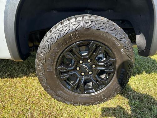 2024 Chevrolet Silverado 1500 ZR2
