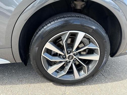 2022 Audi Q5 45 S line Premium