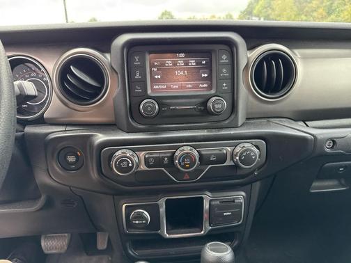 2020 Jeep Gladiator Sport