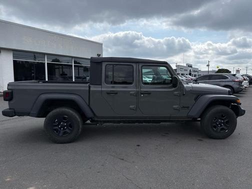 2020 Jeep Gladiator Sport