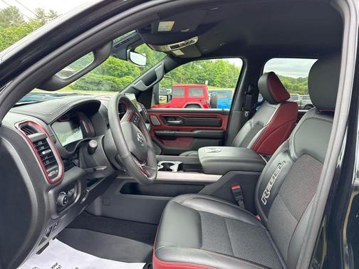 Diamond Black Crystal Pearlcoat 2025 RAM 1500 Rebel