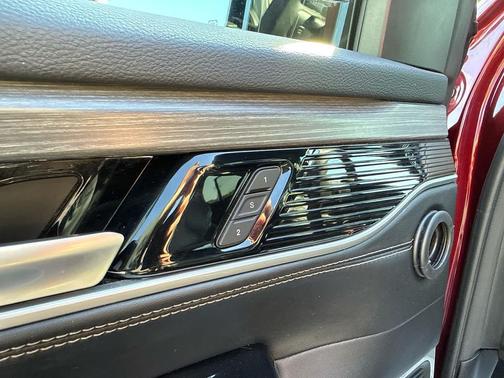 Velvet Red Pearlcoat 2024 Jeep Wagoneer Series II