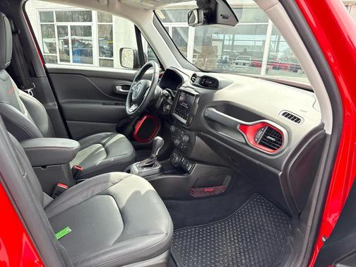 2023 Jeep Renegade Trailhawk